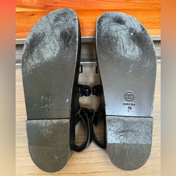 The sandals are in excellent condition and ready to be worn and loved. - Picture 3 of 3